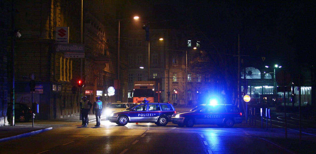 Heute.at - Wilde Verfolgungsjagd! Autofahrer (23) fetzt durch Wien