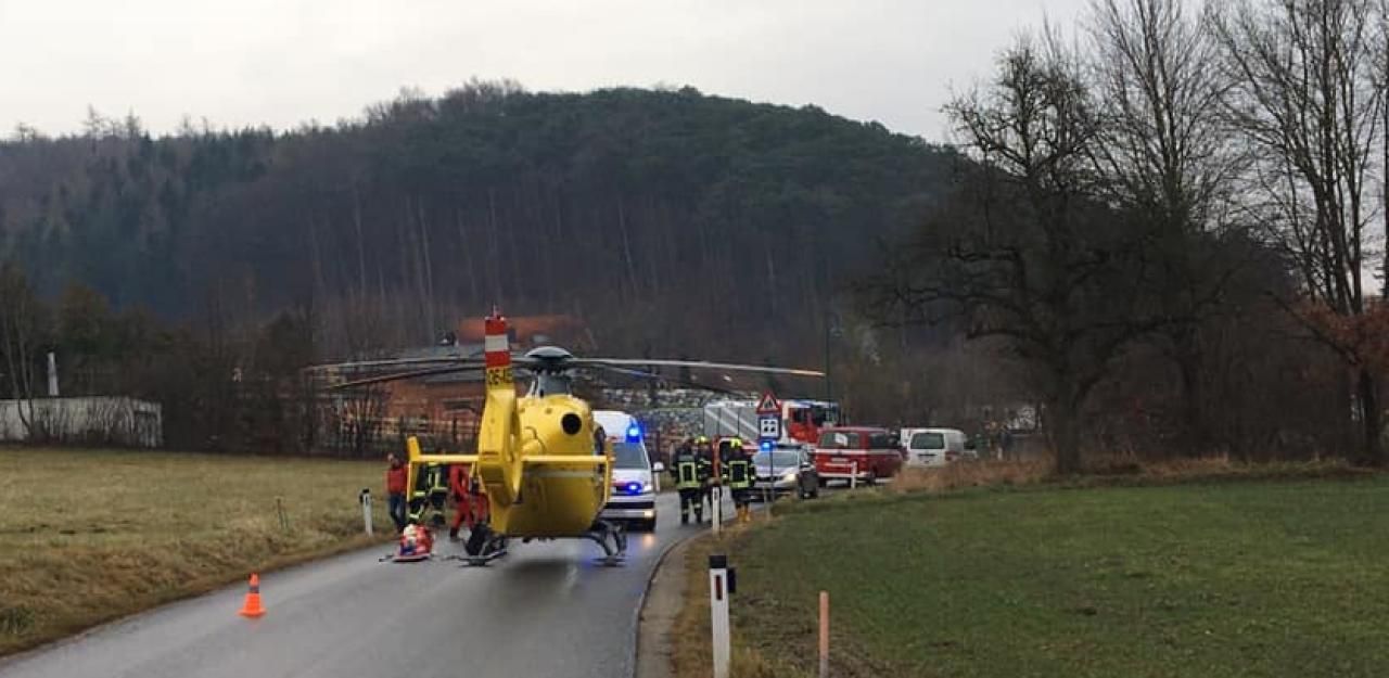 Heute.at - Mann schwer verletzt unter Ast eingeklemmt