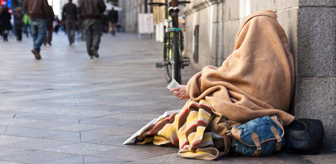 Heute.at - Bettler überfallen Frau in ihrem eigenen Garten
