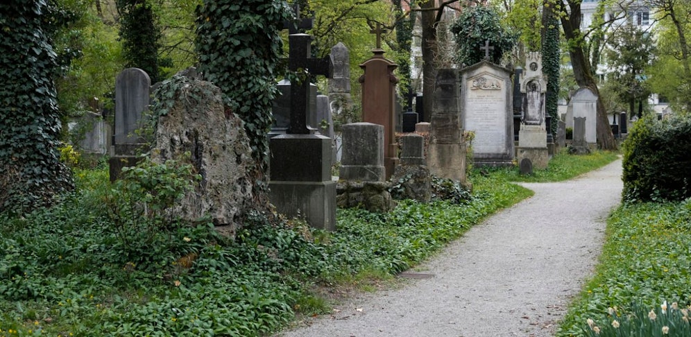 Der Mann wollte einen Friedhof in Graz besuchen.