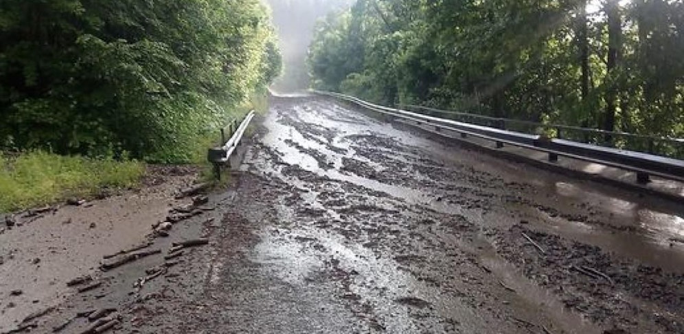 Auf der Wurzenpass-Straße gingen auf österreichischer Seite mehrere Muren ab.