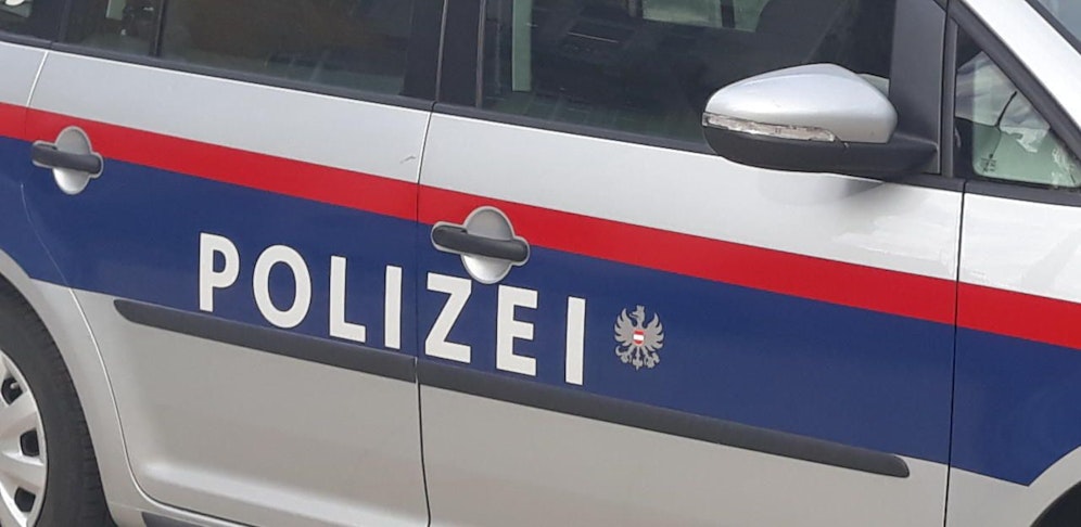 Die Polizei sucht nach dem Verursacher.