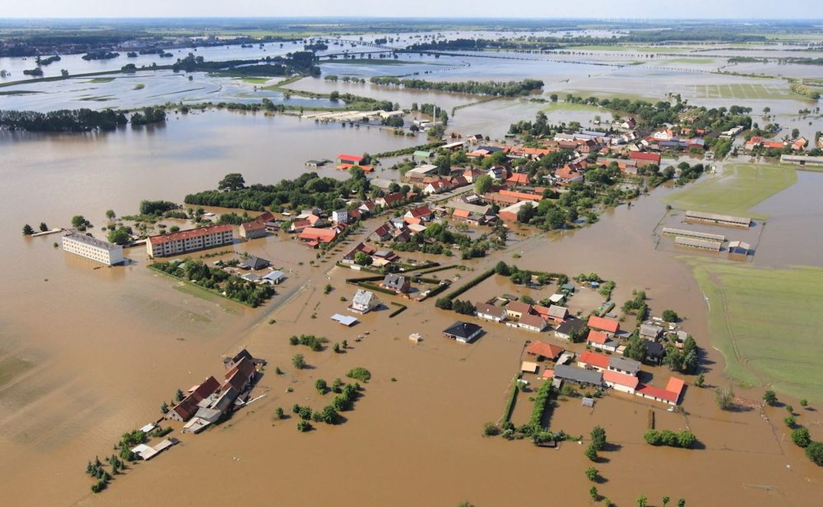 Hochwasser hält Deutschland weiter in Atem. (Archivbild)