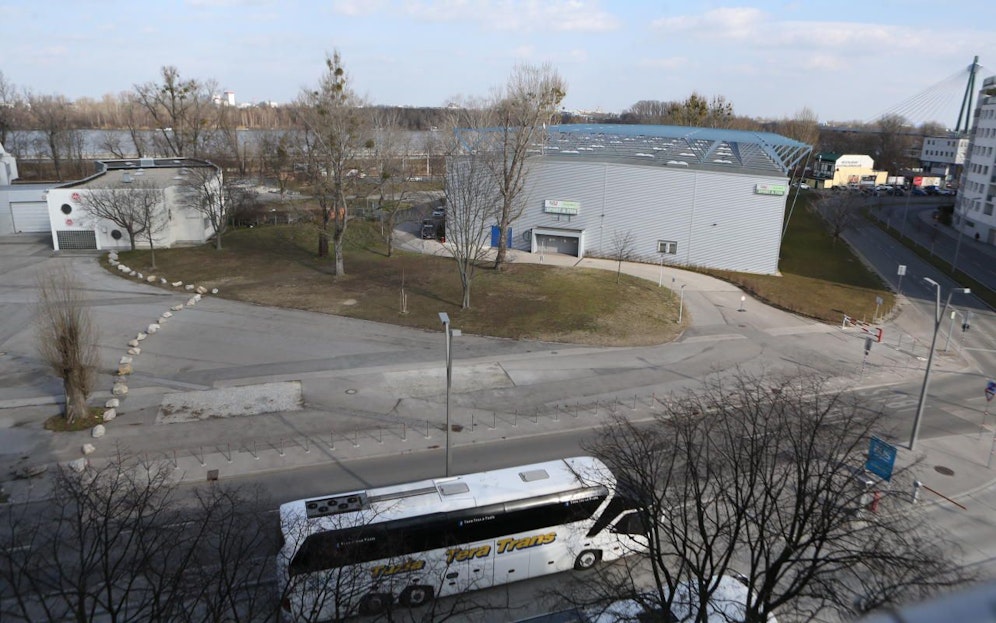 Die "Sport&Fun-Halle" beim Ferry-Dusika-Stadion müsste Platz für den neuen Busbahnhof machen.