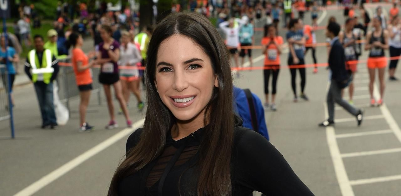 Heute.at - Sport an Bord: Polizei wirft Fitness-Star aus Flugzeug