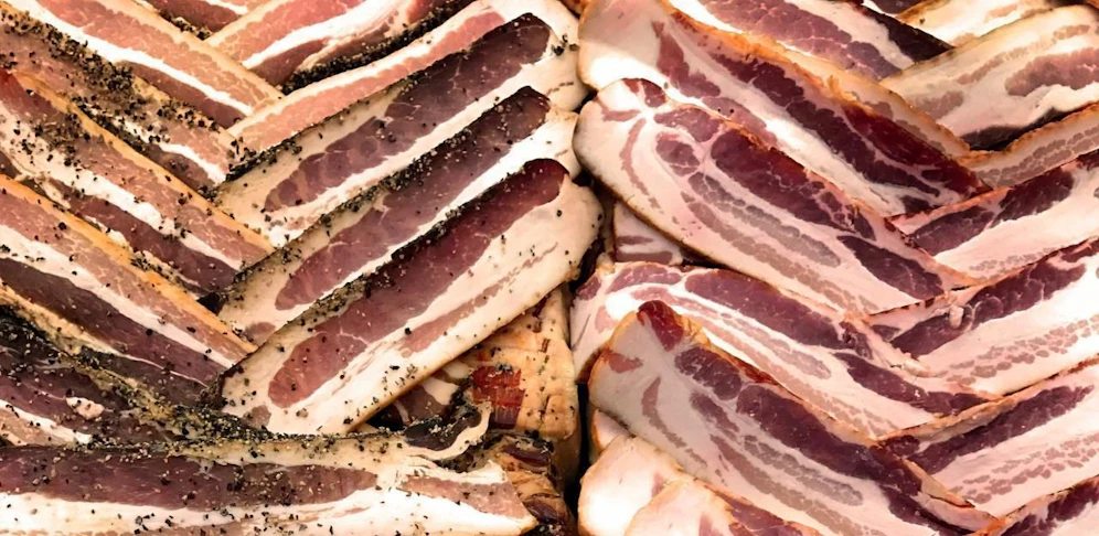 Der Speck kann möglicherweise mit Listerien belastet sein.