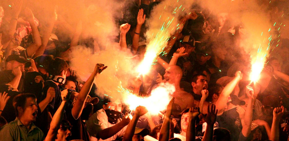Hooligans von Dinamo Zagreb bei einem Fußballspiel