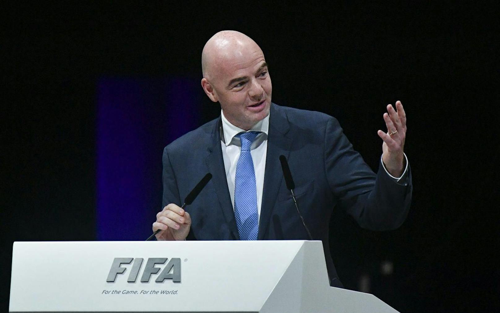 Die FIFA überlegt Notfallpläne für Transfers und Verträge. 
