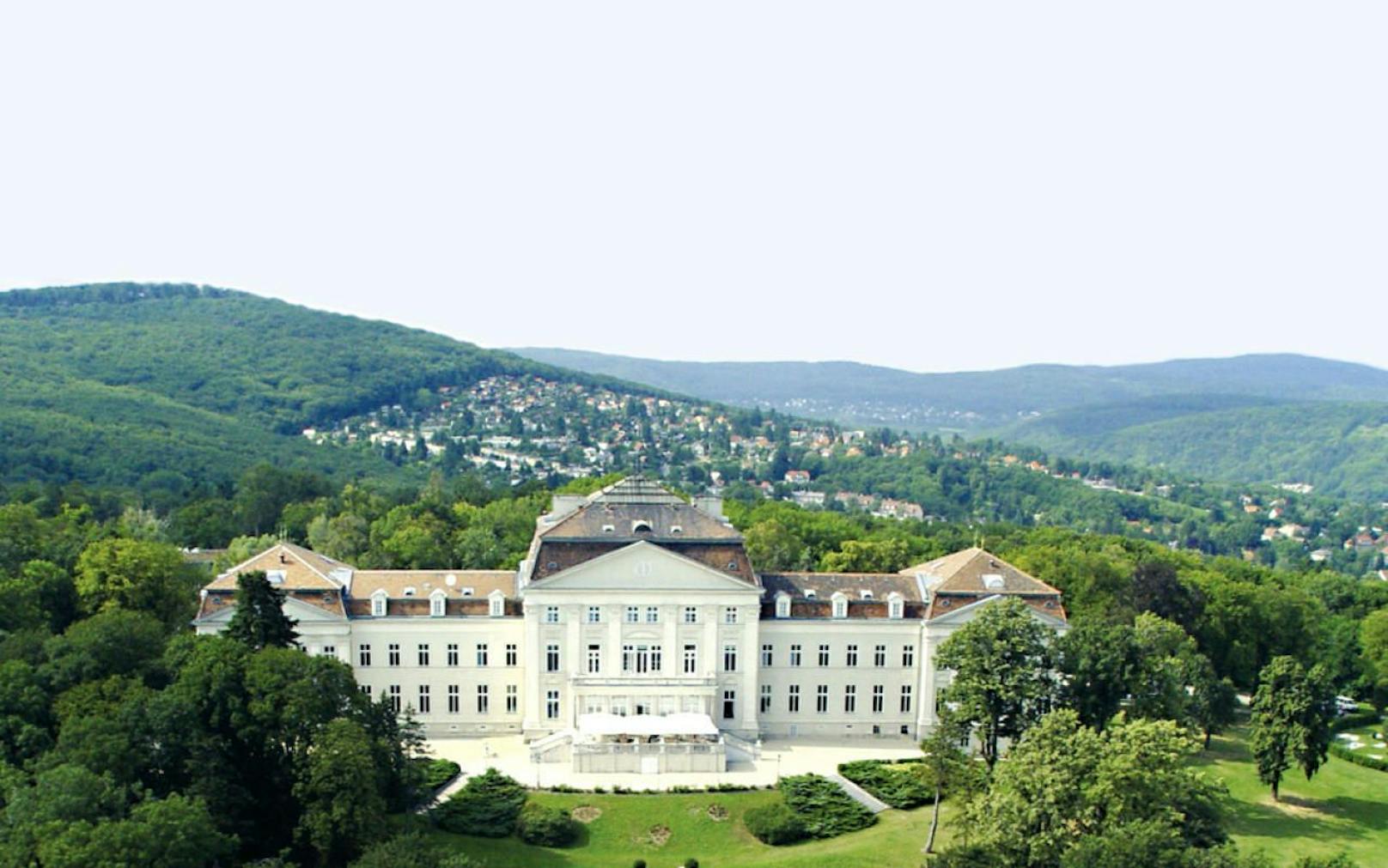 Das Hotel Schloss Wilhelminenberg befindet sich im 16. Wiener Gemeindebezirk Ottakring.