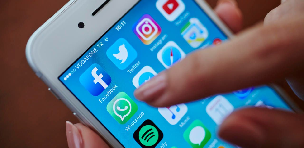 Geld soll von Handy zu Handy überwiesen werden können.