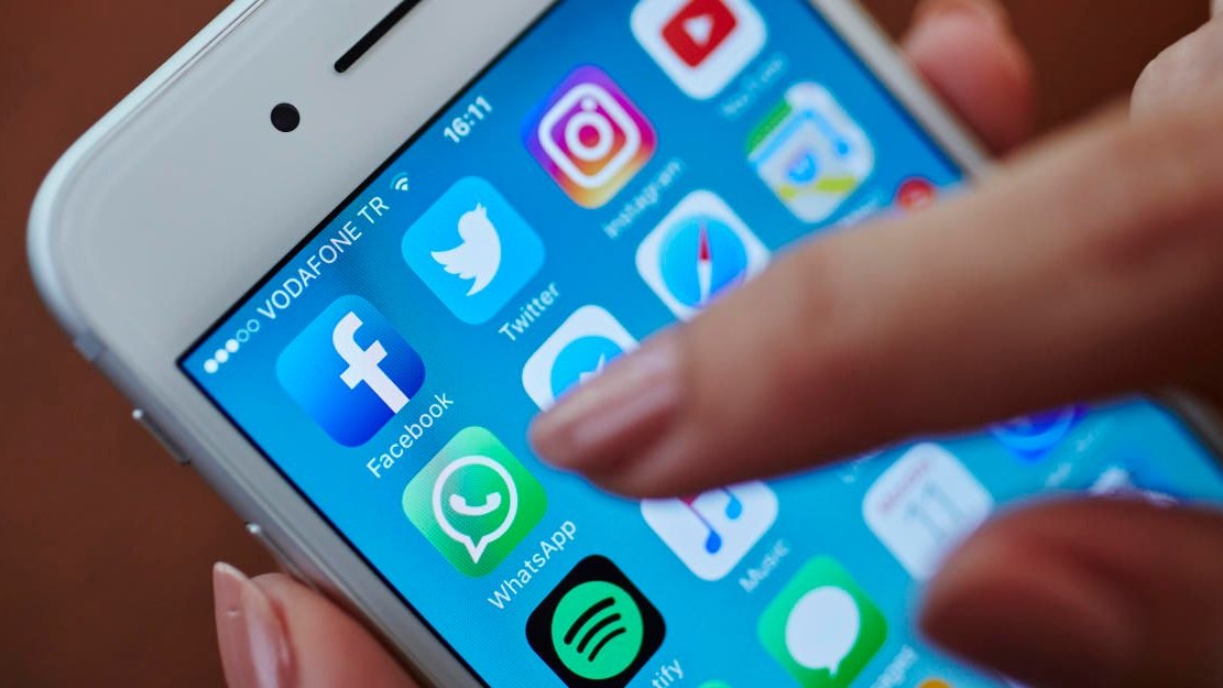 Geld soll von Handy zu Handy überwiesen werden können.