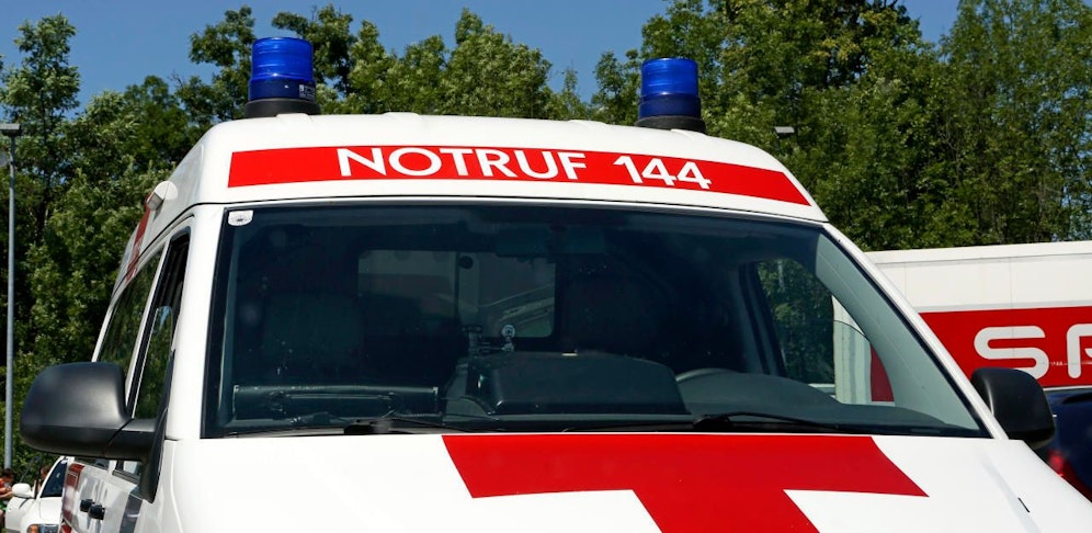 Ein 35-jähriger Biker kollidierte am Samstagvormittag mit einem PKW. Er erlag tödlichen Verletzungen, die Lenkerin des PKW wurde ins Spital gebracht. (Symbolfoto)