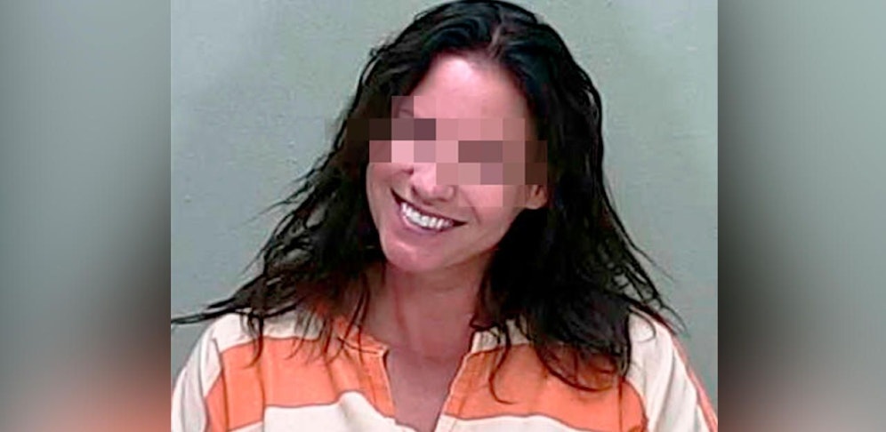 Angenette W. (44) verursachte einen tödlichen Unfall: Auf dem Polizeifoto grinste sie nur.
