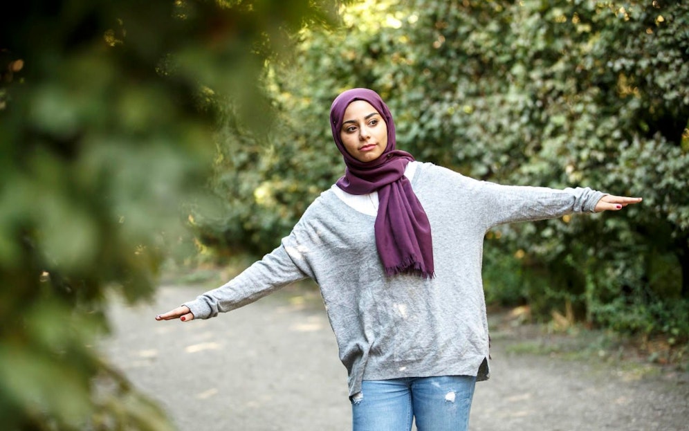 Mona studiert heute in Wien erfolgreich Publizistik.