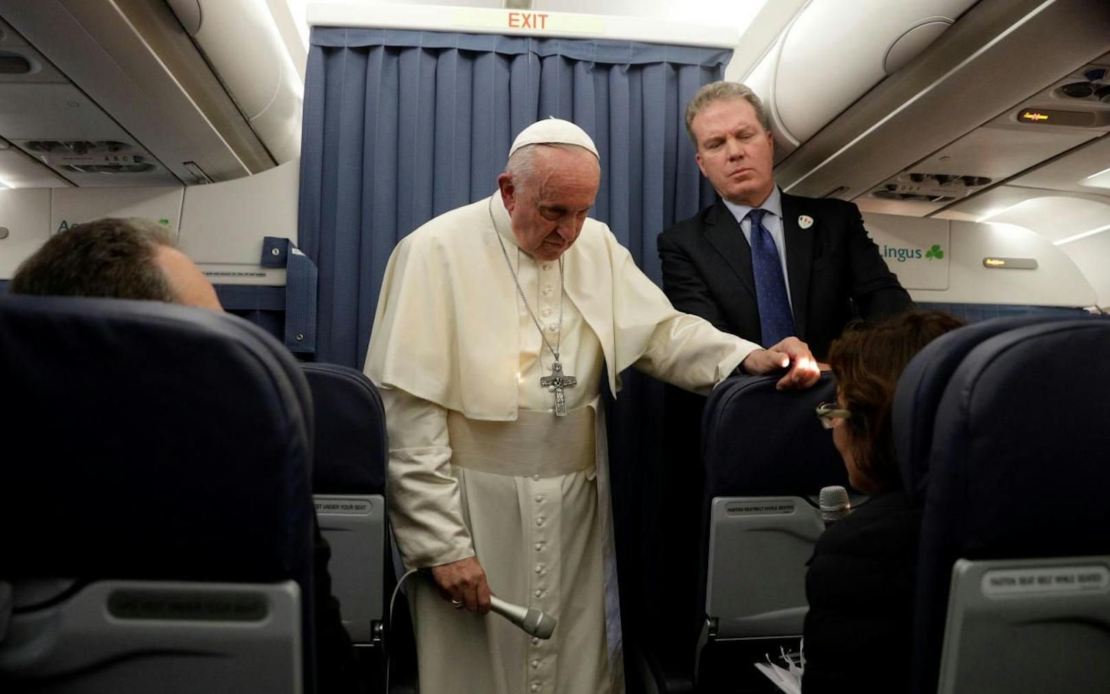 Papst Franziskus bei seiner Pressekonferenz am Rückflug nach Rom.