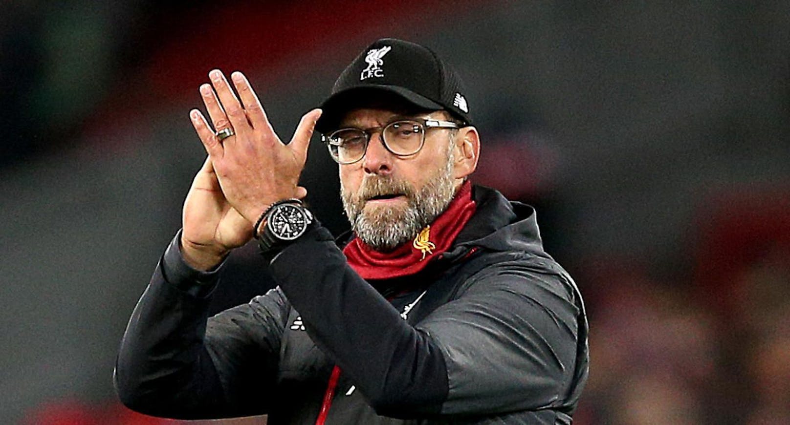 Trainer Jürgen Klopp kämpft Dienstagabend mit Liverpool in Salzburg um den Verbleib in der Champions League. 