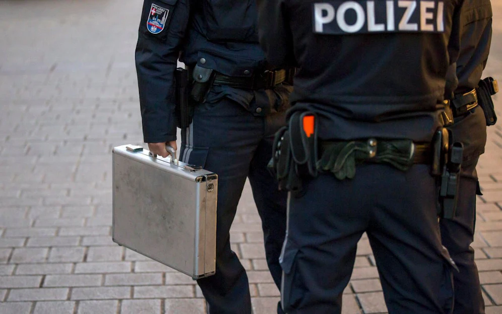Symbolfoto: Polizeieinsatz mit Sprengkommando wegen eines vergessenen Werkzeugkoffers