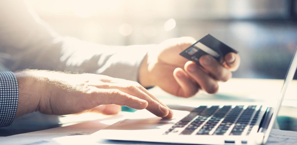 Die Anlagebetrüger erbeuteten über eine Million Euro.