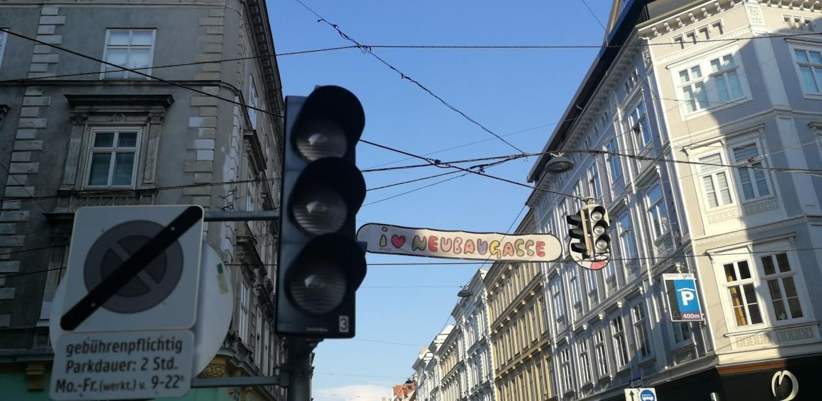 Zahlreiche Ampelanlagen waren Samstagvormittag in der Wiener City ohne Strom.