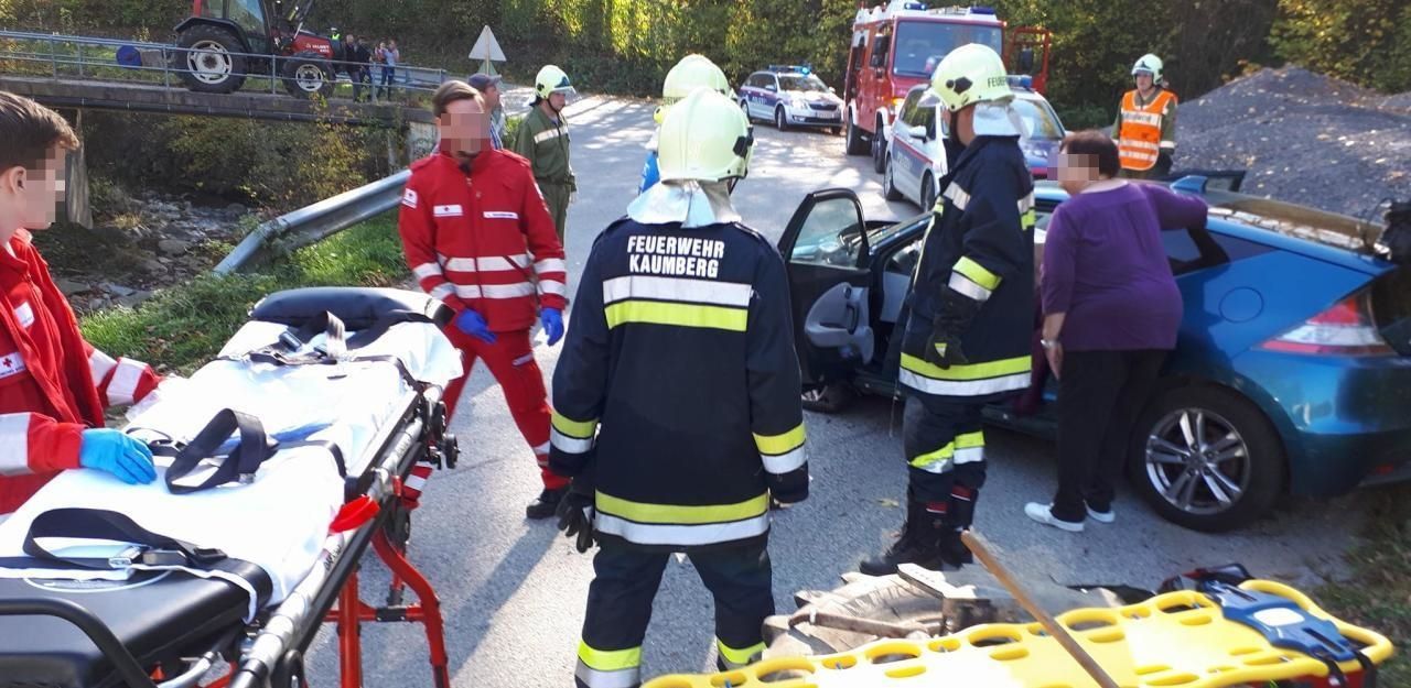 Heute.at - 73-Jährige schnitt Kurve: Frontalcrash mit Traktor