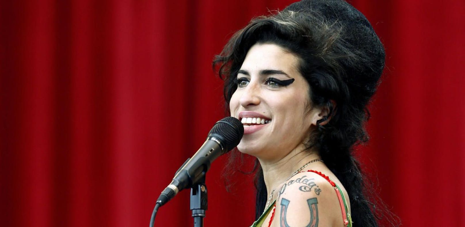 Museum stellt Kot von Amy Winehouse aus