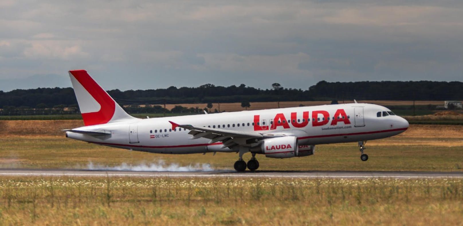 Airbus-Flieger von Laudamotion: Rücklandung am Flughafen Wien-Schwechat.