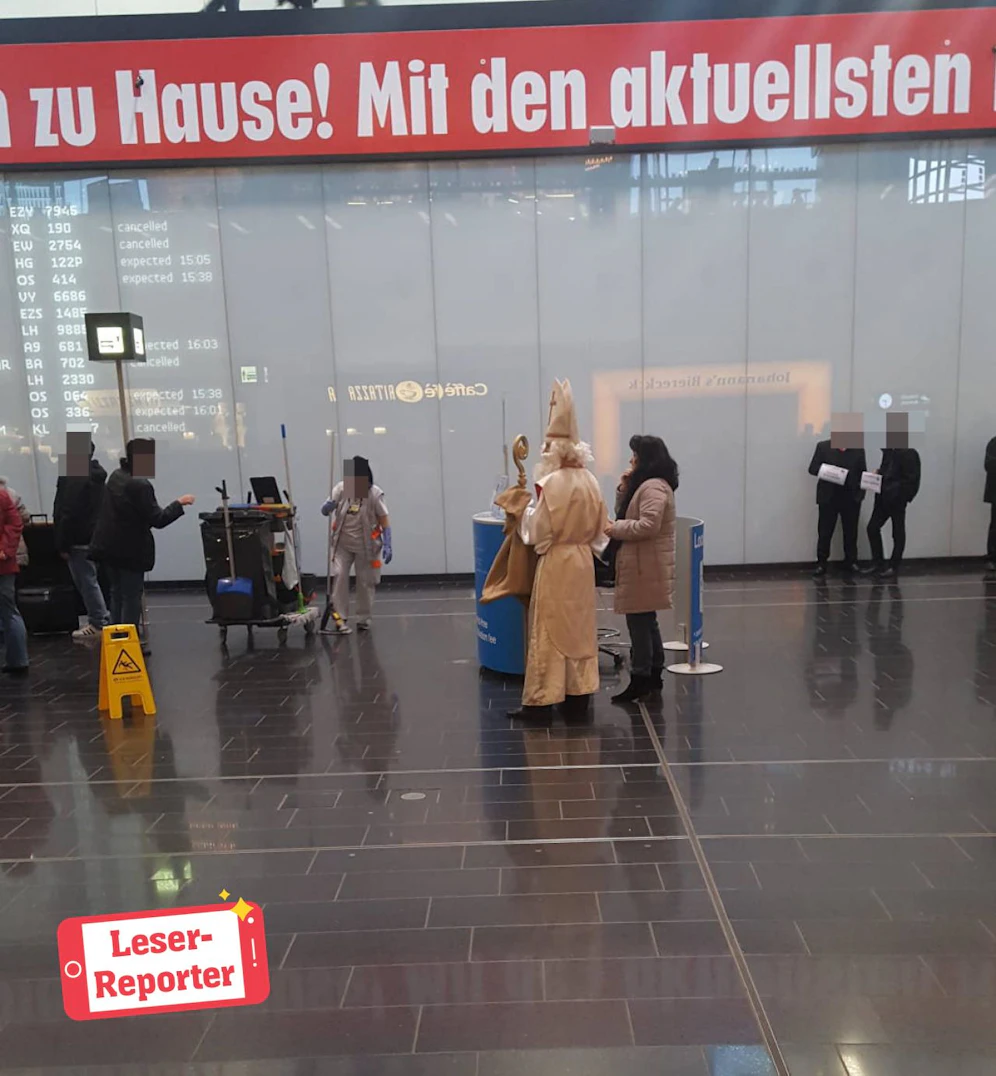 Klaus: "Der Nikolaus am Flughafen Wien Schwechat. Leider erst am 10.12.2017"