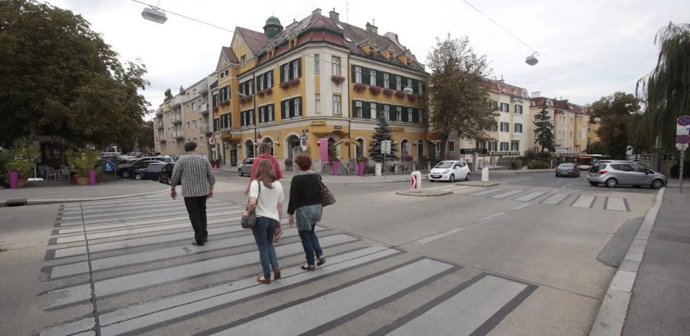 In Hietzing heiß diskutiert: Soll eine Radfahr-Verbot in der Maxingstraße kommen?