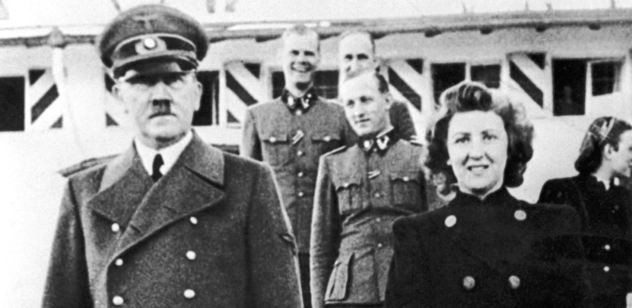 Heute.at - Unterwäsche von Hitlers Geliebter wird versteigert