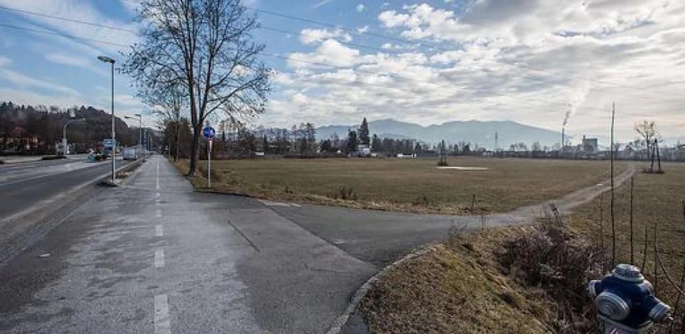 Der Stein des Anstoßes: Auf diesem Grundstück sollte ein Containerzentrum zur Unterbringung von Asylwerbern errichtet werden. Das Projekt wurde niemals realisiert.