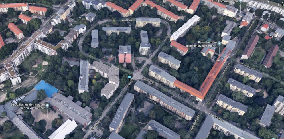Mitten auf der Straße setzten die Wehen ein.