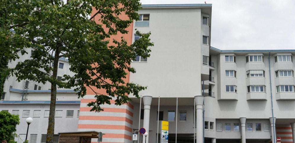 Die junge Lenkerin wurde schwer verletzt ins Spital Amstetten gebracht. 