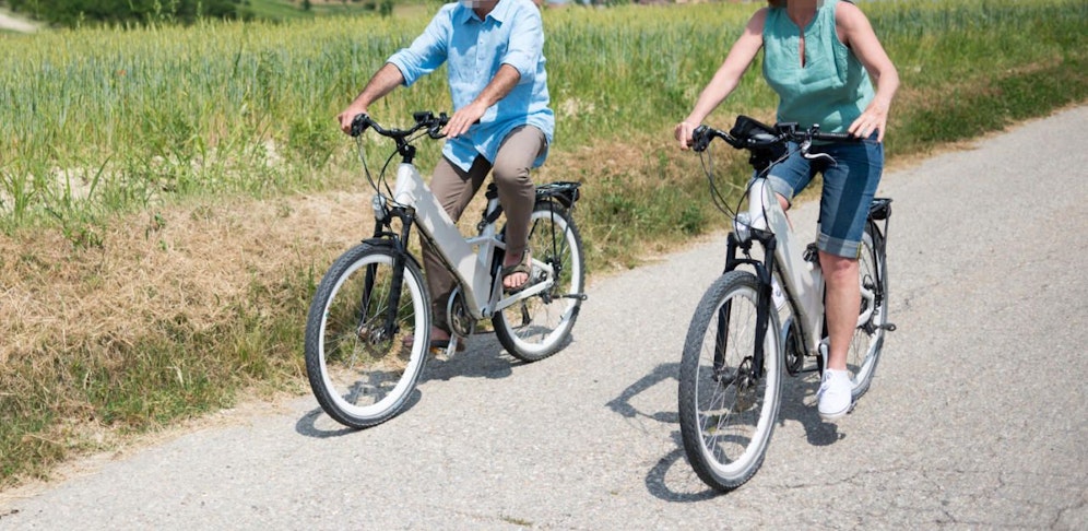 Ein Ausflug mit E-Bikes endete schmerzhaft.