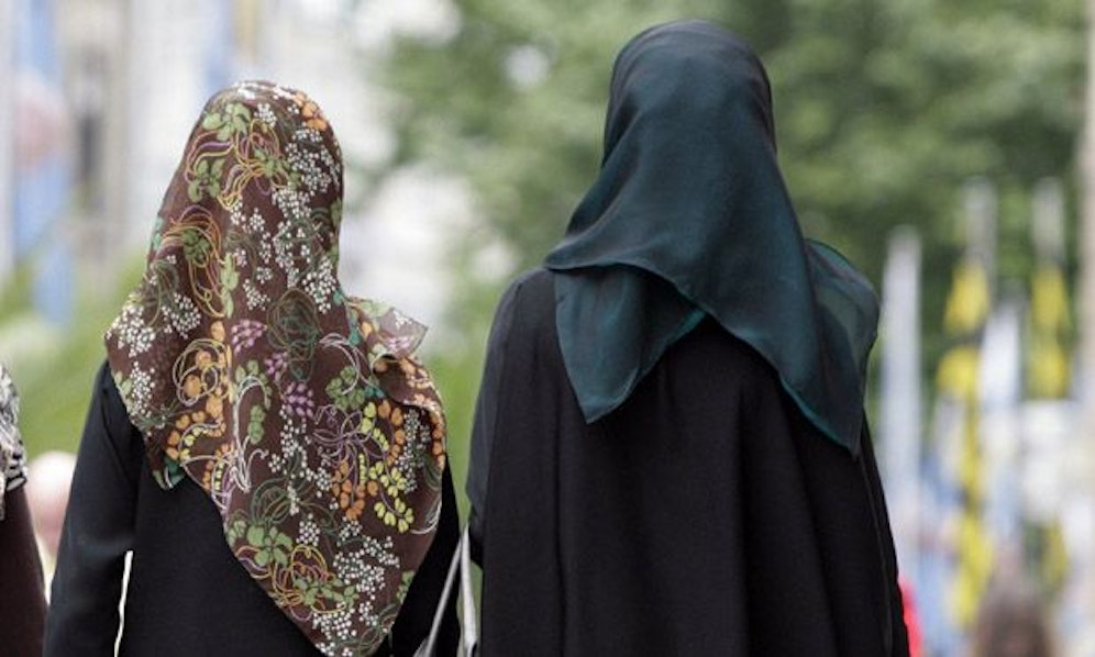 Die Frau wurde vermutlich getötet weil ihr Kopftuch laut iranischer Sittenpolizei 