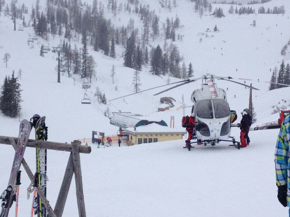 Die Jugendliche wurde nach dem Unfall in ein Krankenhaus geflogen.