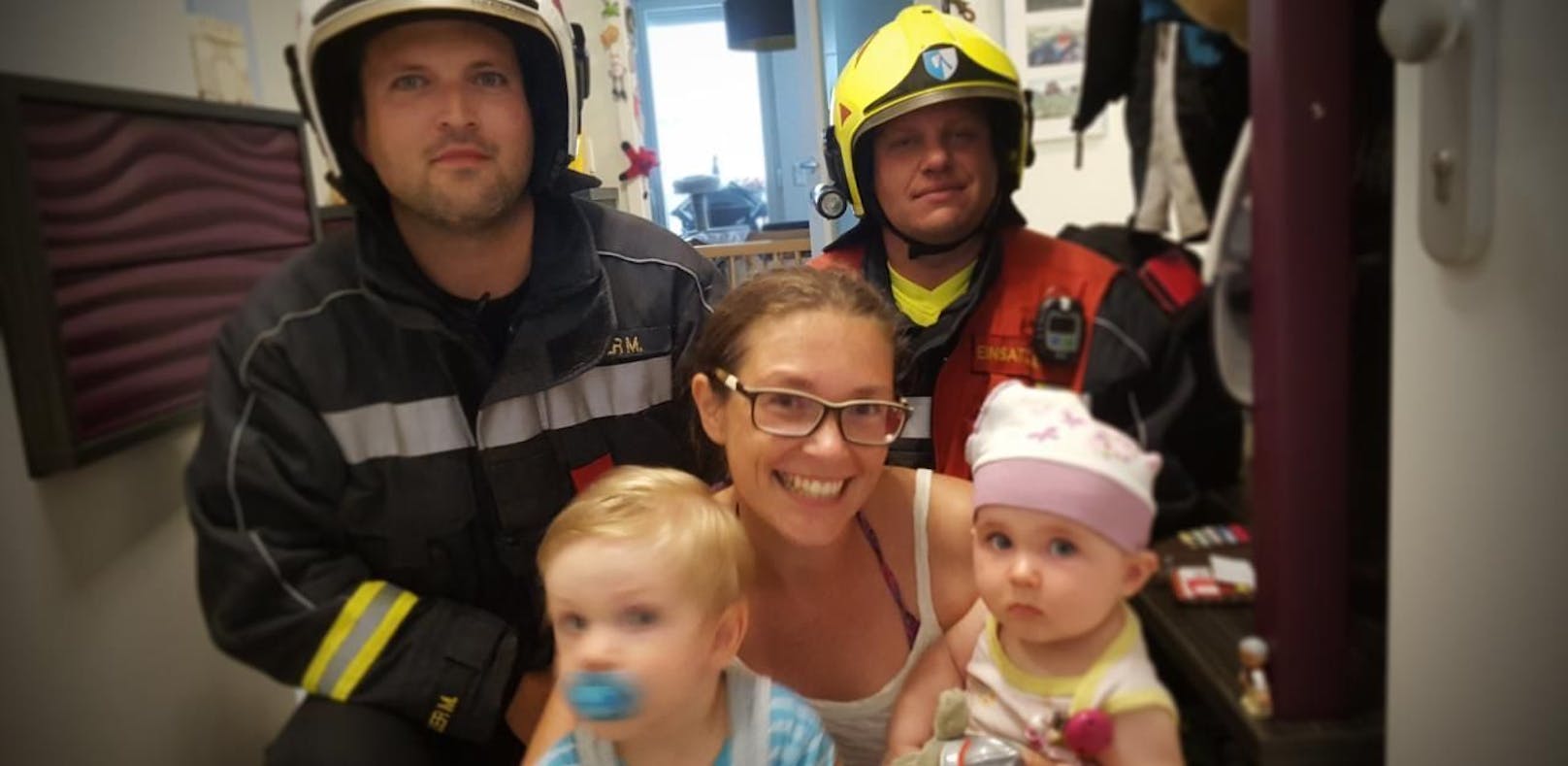 Die Feuerwehr half der jungen Mutter aus der Patsche. Die Aufregung überstanden alle unbeschadet.