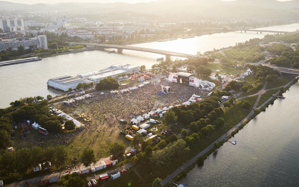 Das Donauinselfest einmal aus der Vogelperspektive erleben.