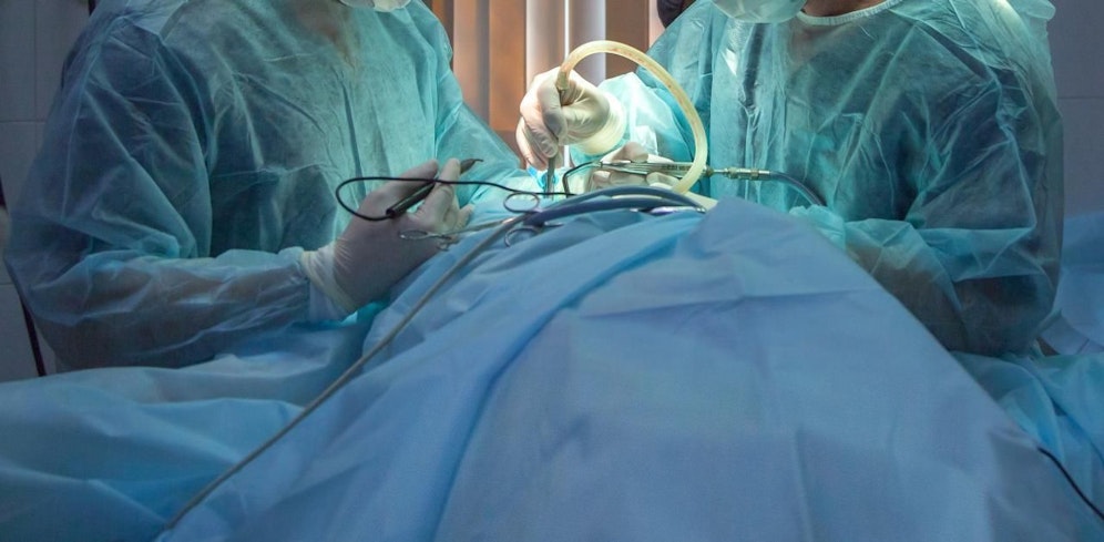 Wegen Ärztepfusch ging Frau in Flammen auf.