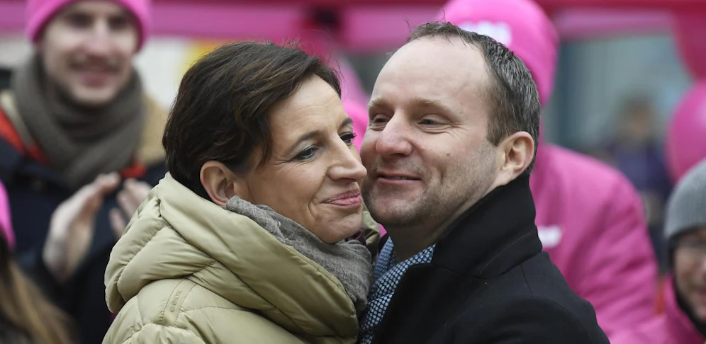 NEOS-Spitzenkandidatin Indra Collini (hier mit Parteichef Matthias Strolz) gelang erstmals ein pinker Sieg in Niederösterreich.