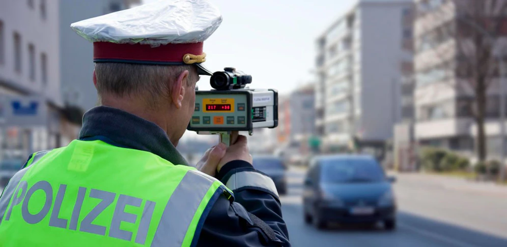 Die Polizei in Wels erwischte bei einer Schwerpunktaktion alle sechs Minuten einen Raser.