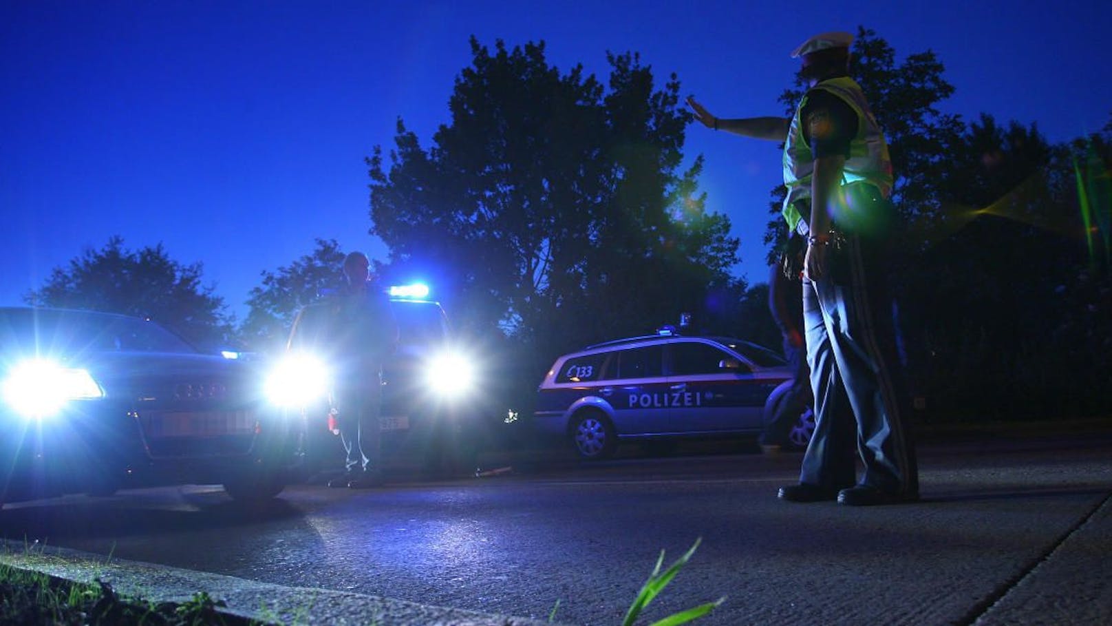 SUV-Raser zeigt Polizei abgelaufenen Führerschein