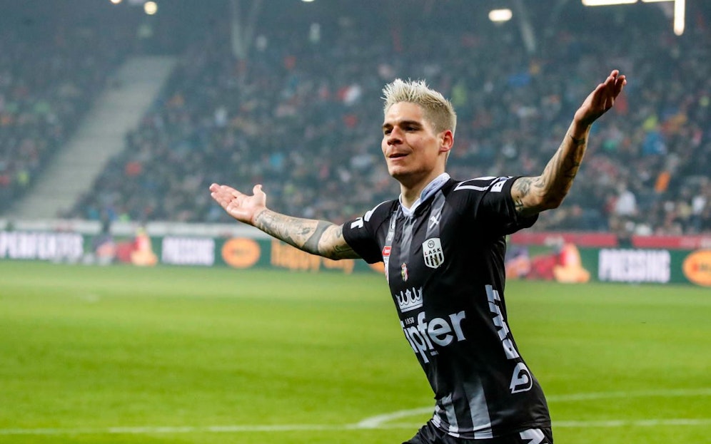 Dominik Frieser feiert seinen Doppelpack.