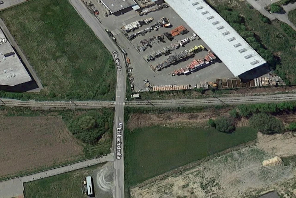 Warum es zum Unfall kam, ist nicht bekannt. Die Schienen sind eigentlich gut einzusehen.