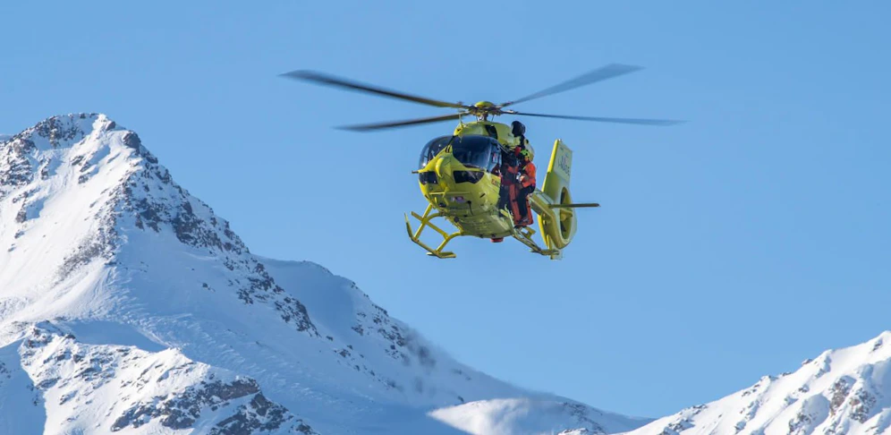 Das Mädchen musste mit einem Tau geborgen und dem Heli ins Spital gebracht werden. 