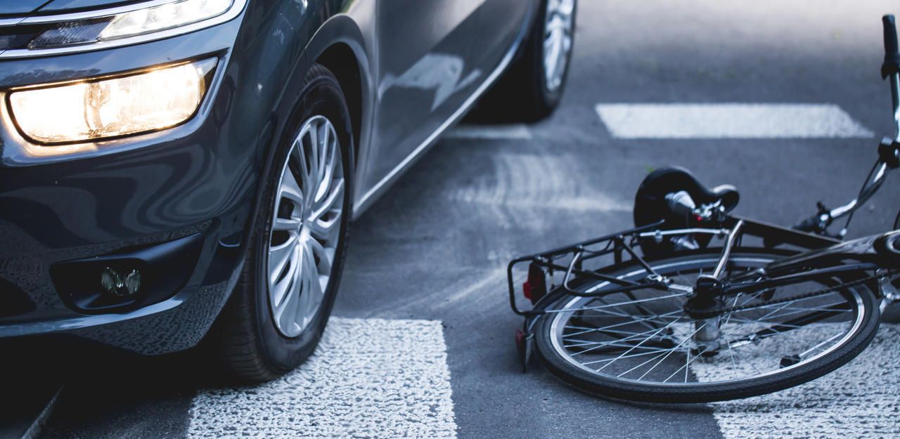 Heute.at - Radler (43) nach Crash ohne Helm schwer verletzt