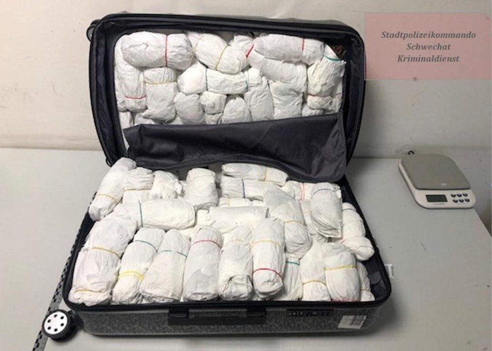 Die Ausbeute kann sich sehen lassen: Die Polizei nahm die Drogenschmuggler fest.