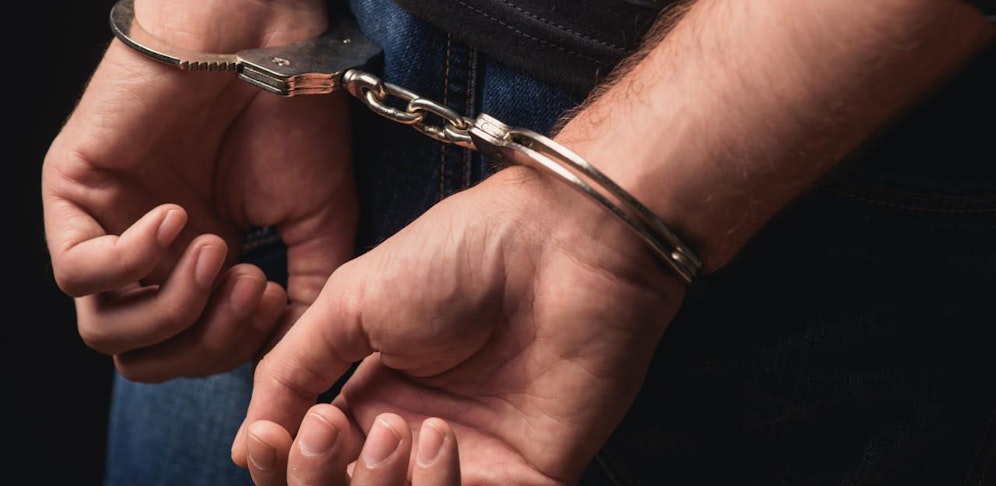 Dem Chinesen konnten am Flughafen München die "Achter" angelegt werden.