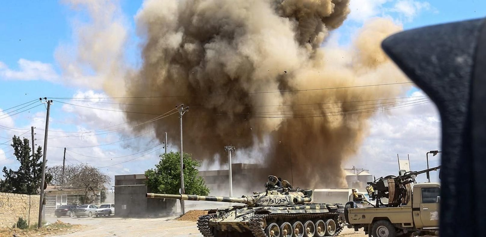 Neue Luftangriffe auf libysche Stadt Tripolis