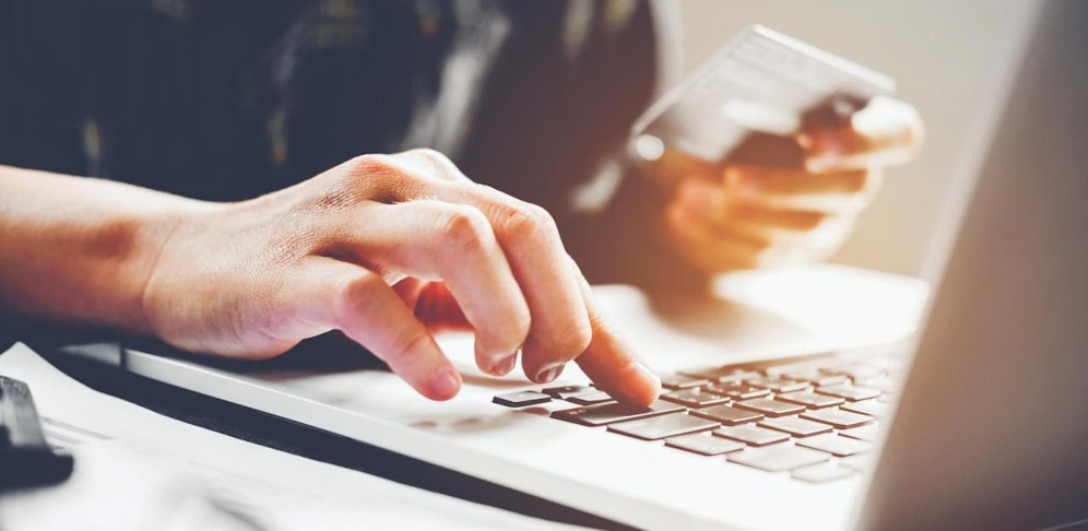 Wir haben fünf Tipps, wie Sie den "Black Friday"-Fallen entgehen.