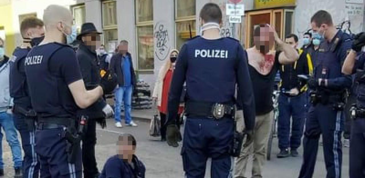 Mann Auf Wiener Markt Mit Holzlatte Geschlagen | Heute.at